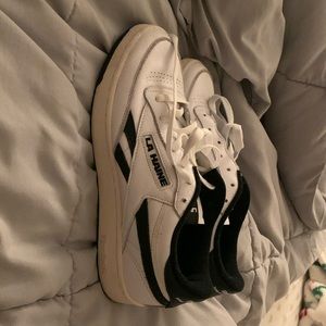 Black and white vintage Reebok shoes size 9 worn once amazing condition